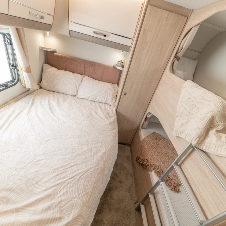 Image of the bedroom area of the Whirlwind 868 model.