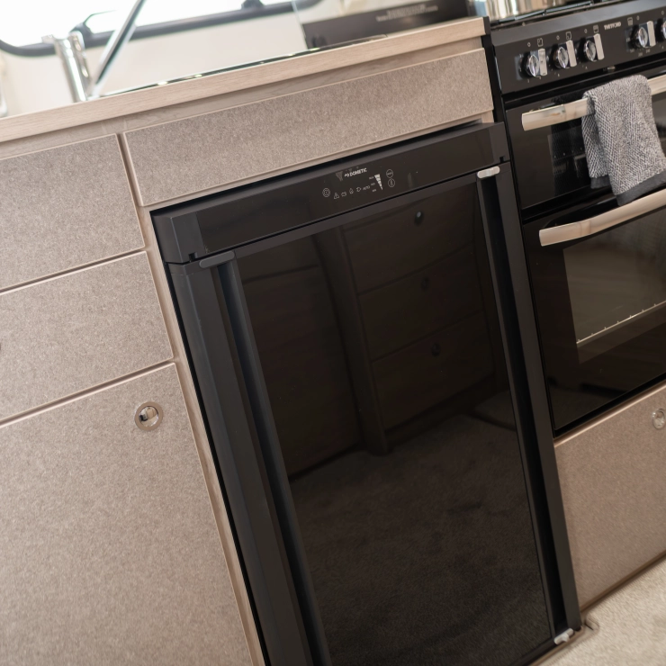 This shows the fridge and oven of the Whirlwind 554